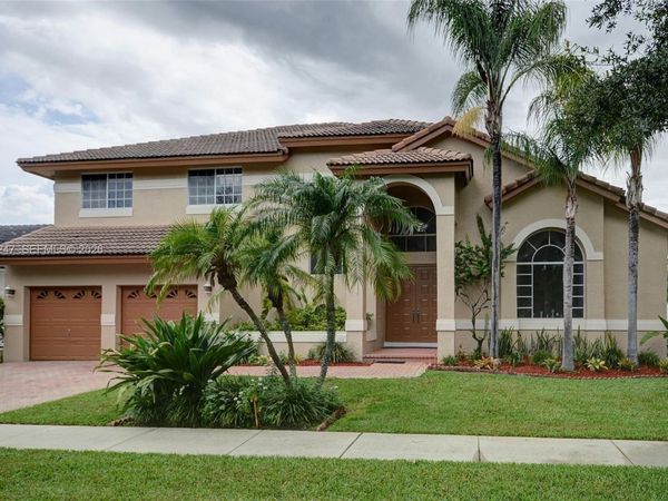 1582 NW 182nd Way , Pembroke Pines, FL 33029