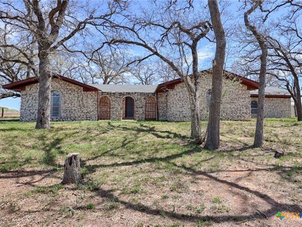 395 State Highway 304 , Gonzales, TX 78629