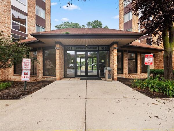 502 W Huntington Commons Road , Unit 443, Mount Prospect, IL 60056