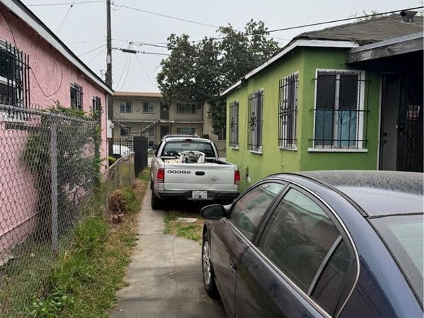 105 W Cypress, Compton, CA 90220