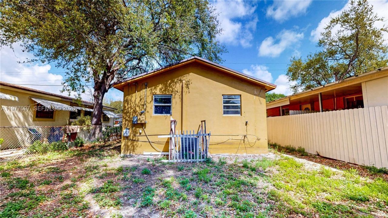 2760 NW 58th St , Miami, FL 33142 Photo