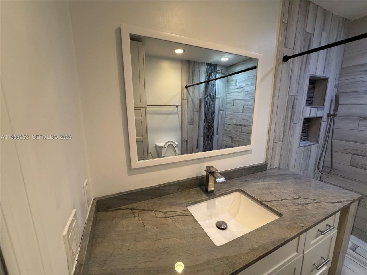 853 NW 81st Ter, Unit 7, Plantation, FL 33324 Photo