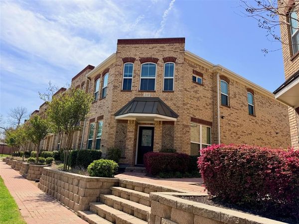 210 Belleville Drive, Lewisville, TX 75057