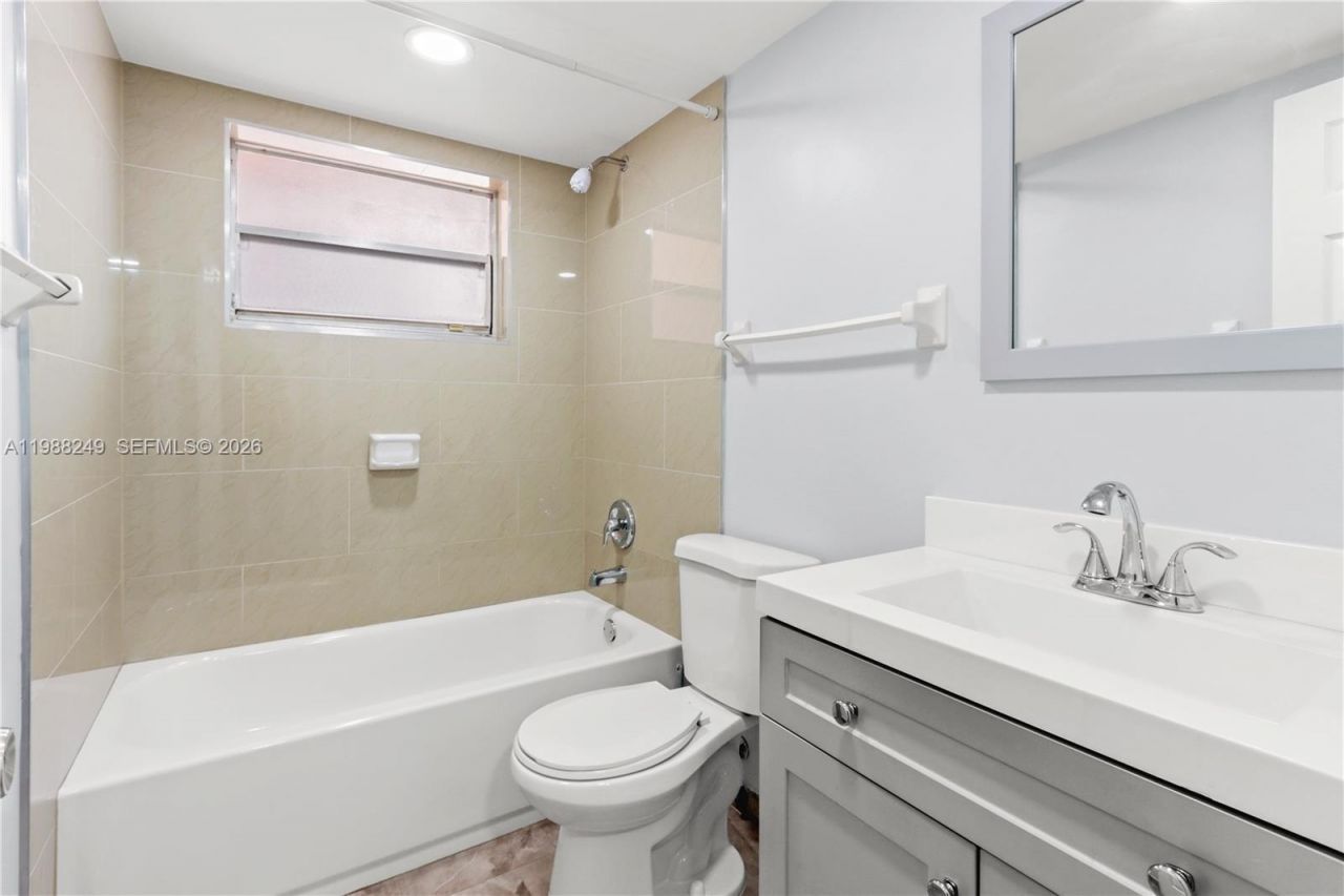 1855 W 60th St , Unit 311, Hialeah, FL 33012 Photo