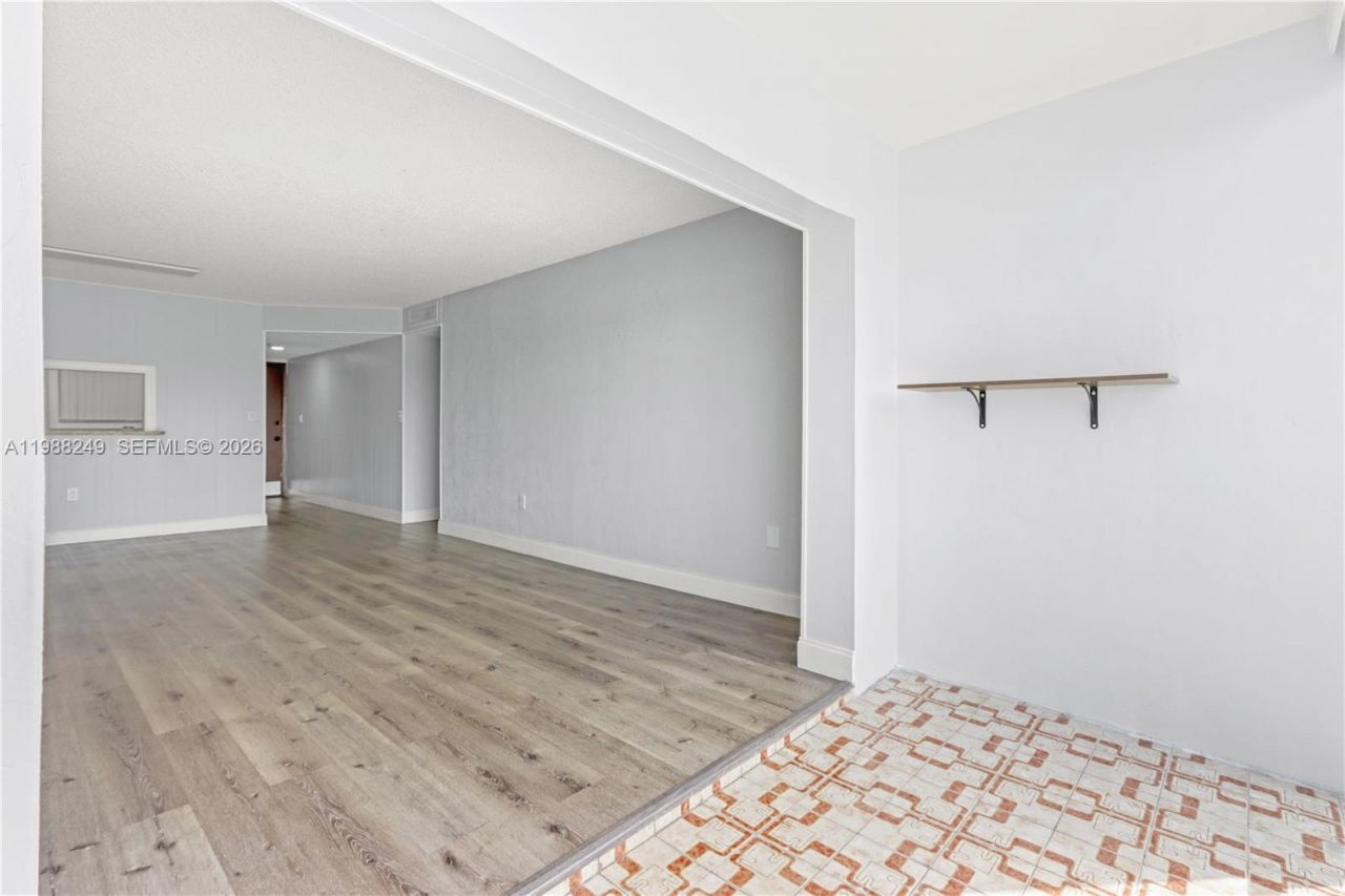 1855 W 60th St, Unit 311, Hialeah, FL 33012 Photo