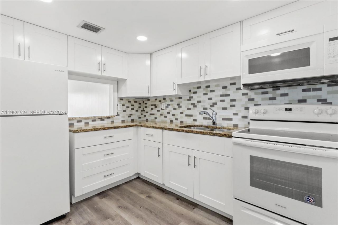 1855 W 60th St , Unit 311, Hialeah, FL 33012 Photo