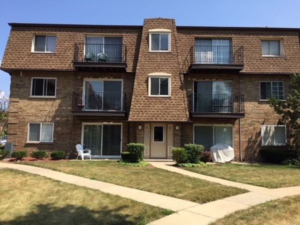 9430 Bay Colony Drive, Unit 2N, Des Plaines, IL 60016
