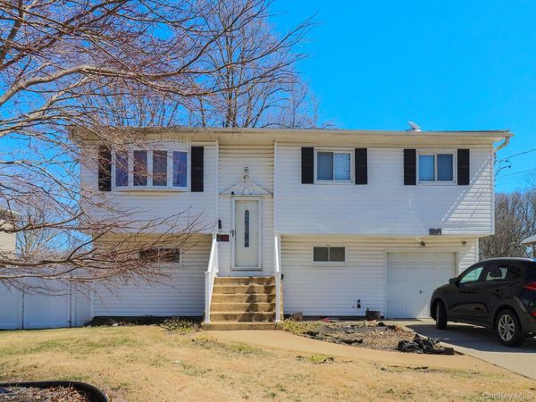 1081 Bay Shore Avenue , Bay Shore, NY 11706