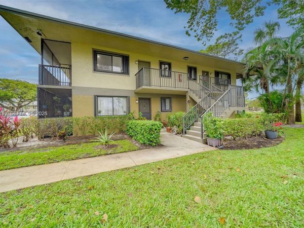 677 Trace Cir, Unit 211, Deerfield Beach, FL 33441
