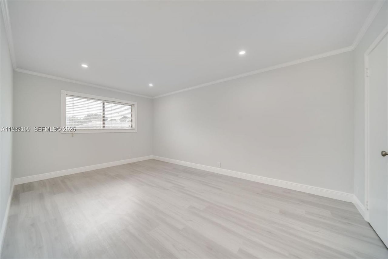 677 Trace Cir, Unit 211, Deerfield Beach, FL 33441 Photo