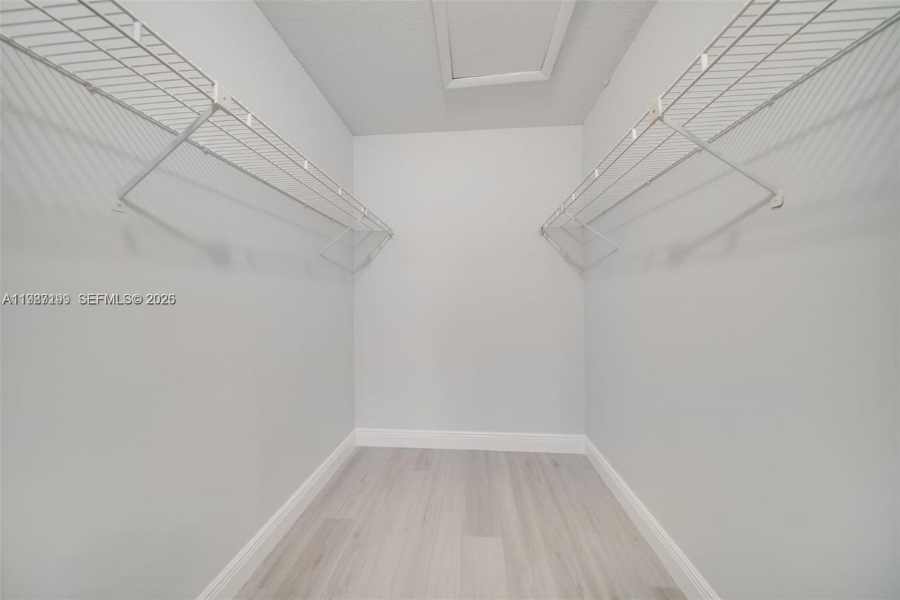 677 Trace Cir, Unit 211, Deerfield Beach, FL 33441 Photo