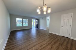 2826 Truman Street photo 4
