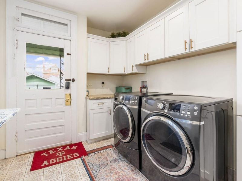 2555 Glenmawr Avenue, Columbus, OH 43202 Photo 11