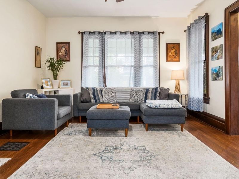 2555 Glenmawr Avenue, Columbus, OH 43202 Photo 4