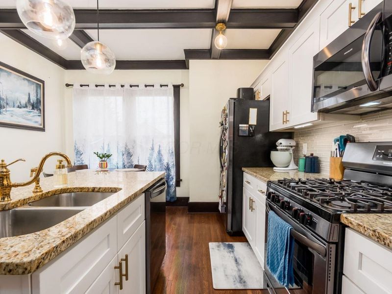 2555 Glenmawr Avenue, Columbus, OH 43202 Photo 5