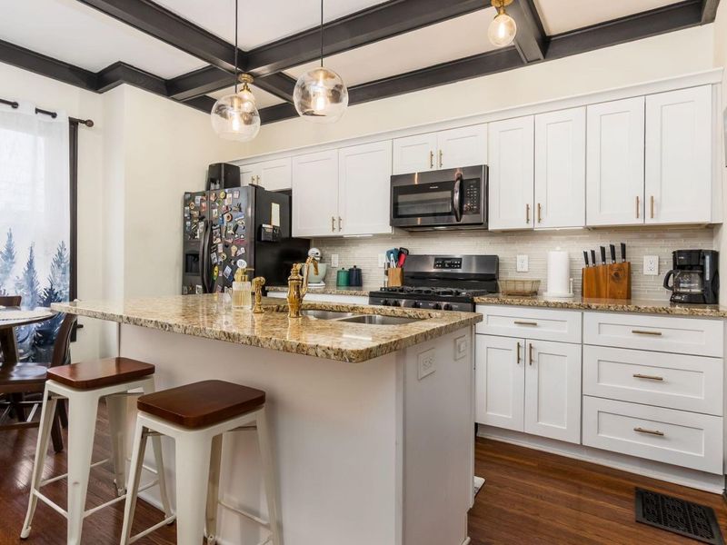 2555 Glenmawr Avenue, Columbus, OH 43202 Photo 7