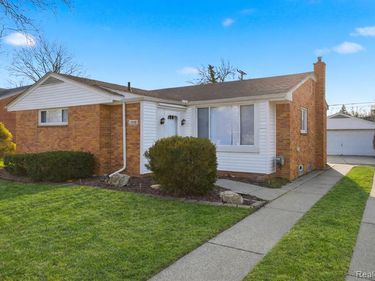 13581 Arnold Street, Redford Twp, MI 48239