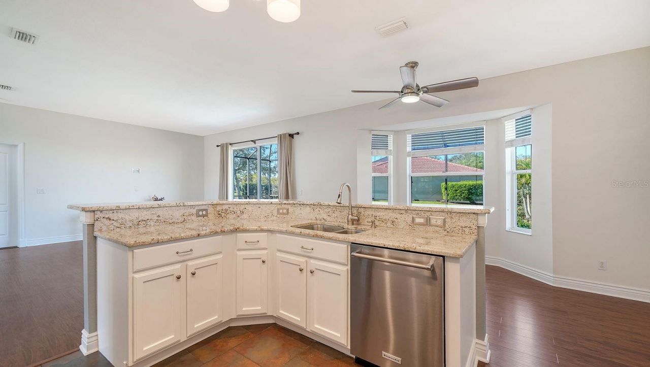 152 New Briton Court, Bradenton, FL 34212 Photo