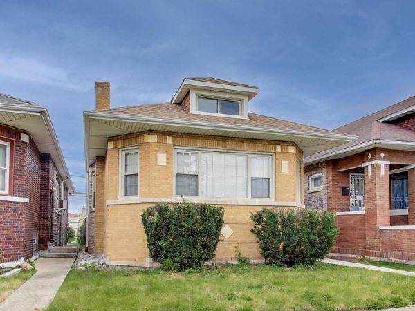 10229 S Calumet Avenue , Chicago, IL 60628