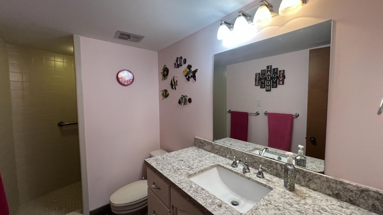 80450 Overseas Highway, Unit 302, Islamorada, FL 33036 Photo