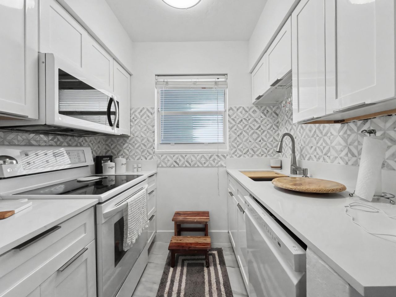 5301 Ocean Terrace, Unit APT 7, Marathon, FL 33050 Photo