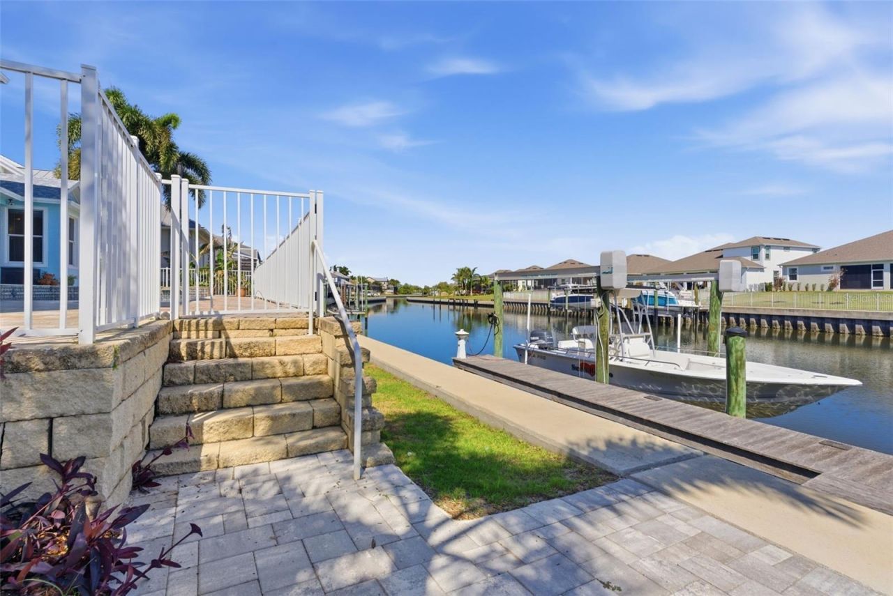 715 Islebay Drive, Apollo Beach, FL 33572 Photo