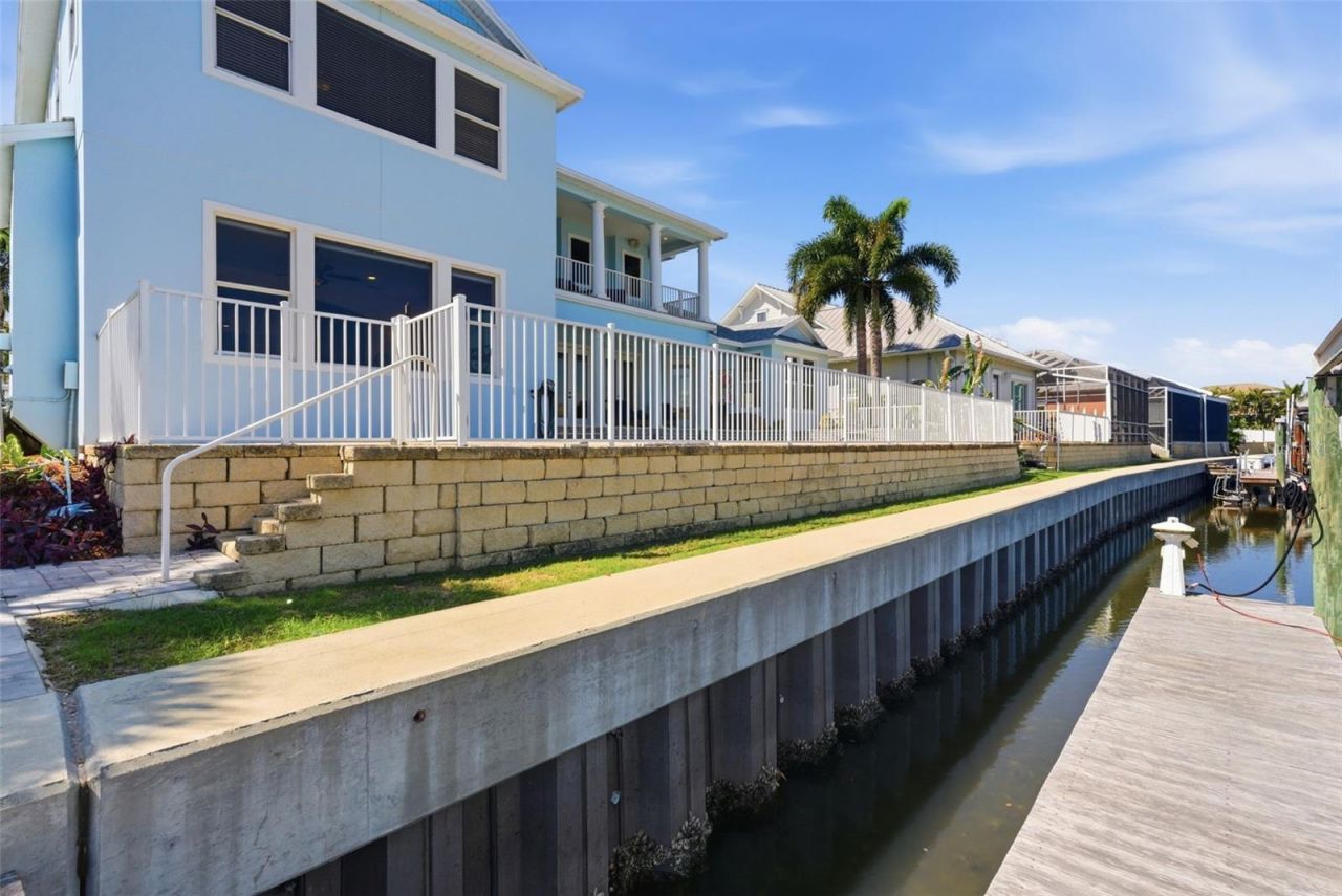 715 Islebay Drive, Apollo Beach, FL 33572 Photo