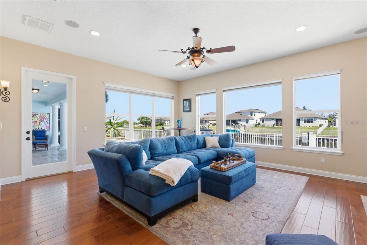 715 Islebay Drive, Apollo Beach, FL 33572 Photo