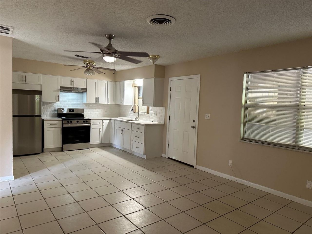 135 NE Madison Circle N, Saint Petersburg, FL 33702 Photo