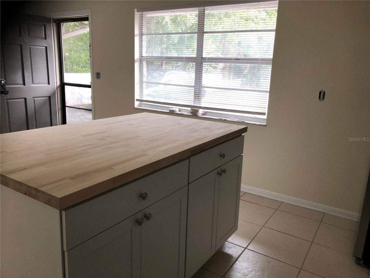 135 NE Madison Circle N, Saint Petersburg, FL 33702 Photo