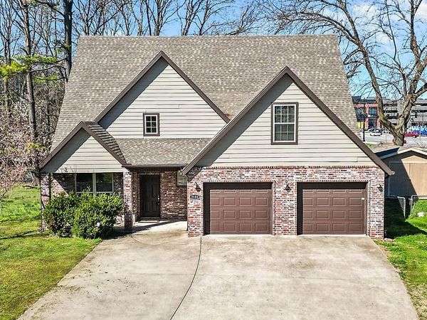 2104 Delwhite Drive , Bentonville, AR 72712