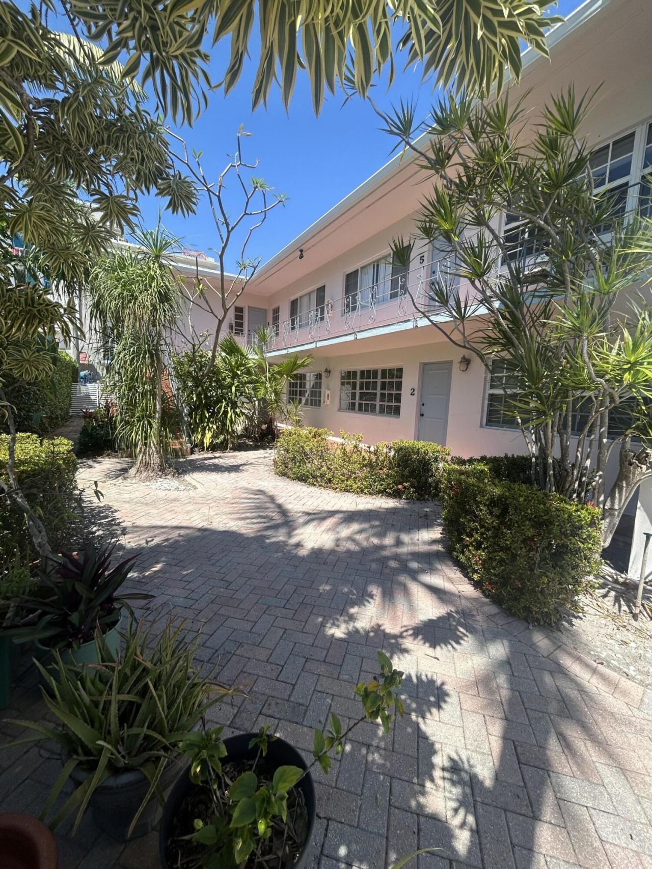 86 Isle Of Venice Drive, Unit 2, Fort Lauderdale, FL 33301 Photo