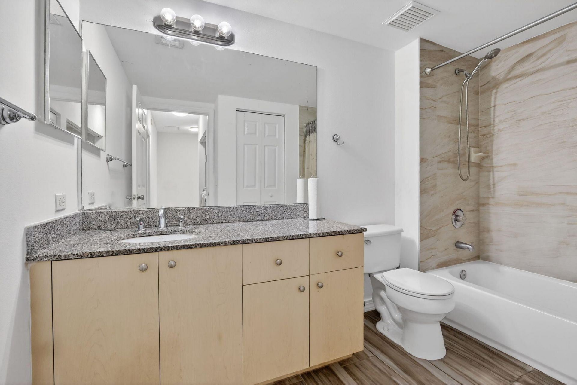 2486 Centergate Drive, Unit 204, Miramar, FL 33025 Photo