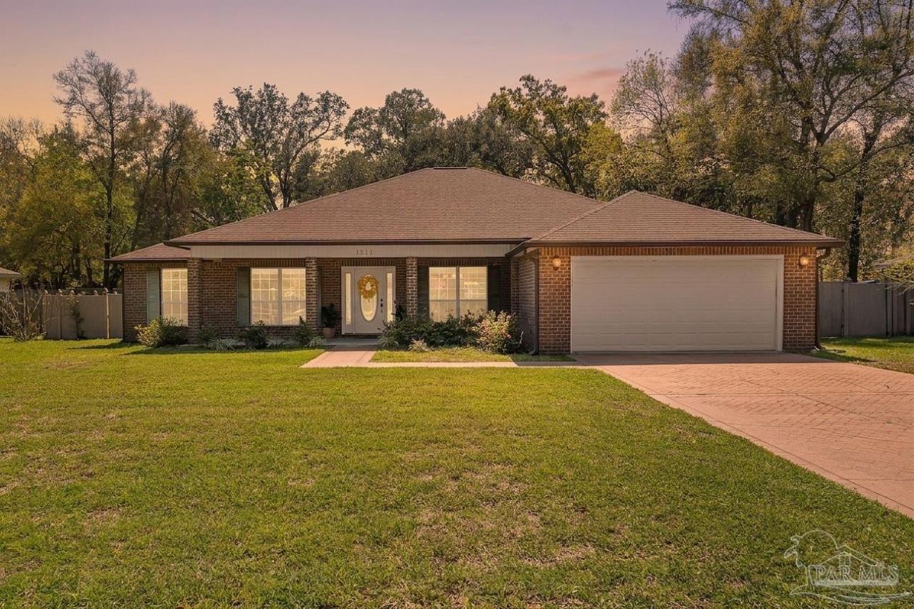 1211 Tamara Dr, Pensacola, FL 32504 Main Photo