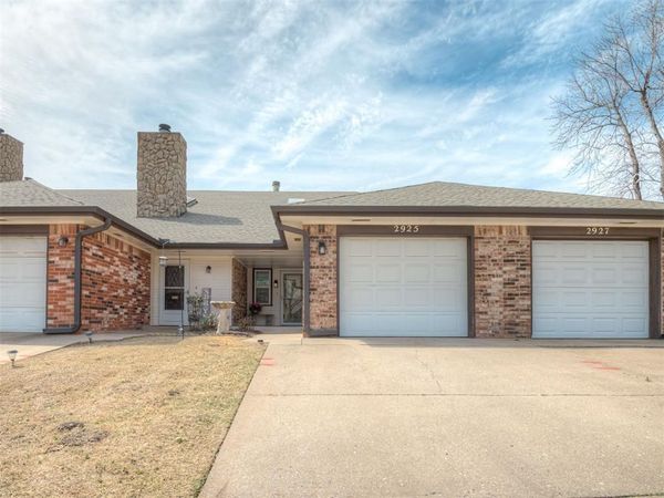 2925 Village Circle, Edmond, OK 73013