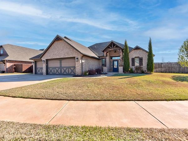 4612 Hambletonian Lane, Mustang, OK 73064