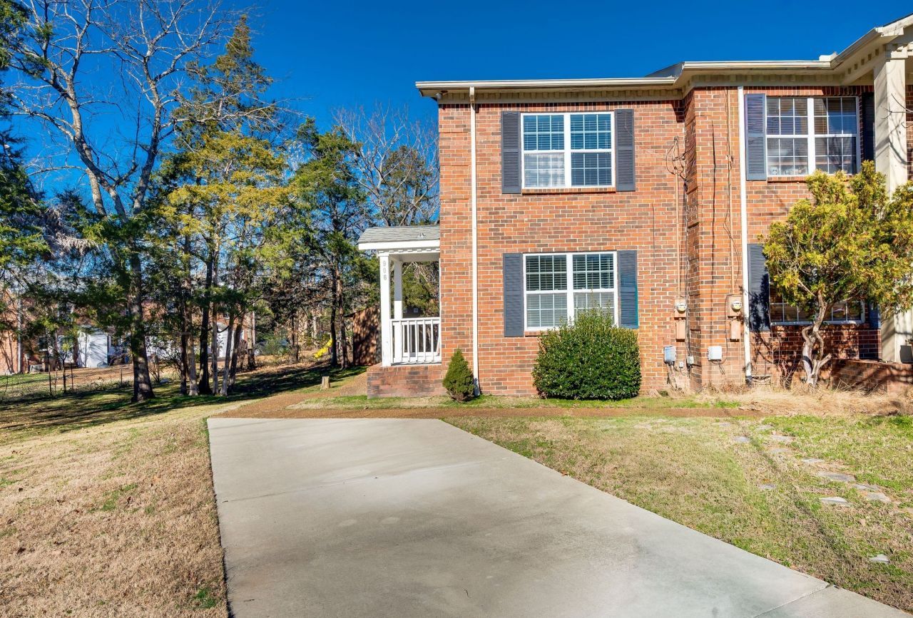 906 Lauren Ct, Nashville, TN 37217 Main Photo