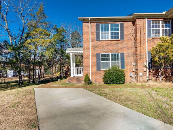 906 Lauren Ct , Nashville, TN 37217