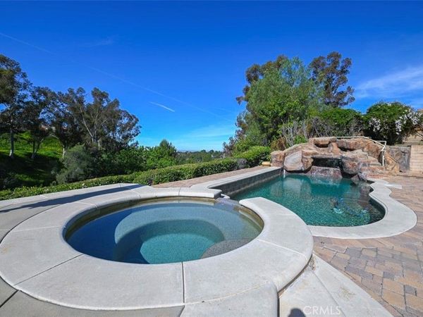 26586 Via Noveno, Mission Viejo, CA 92691