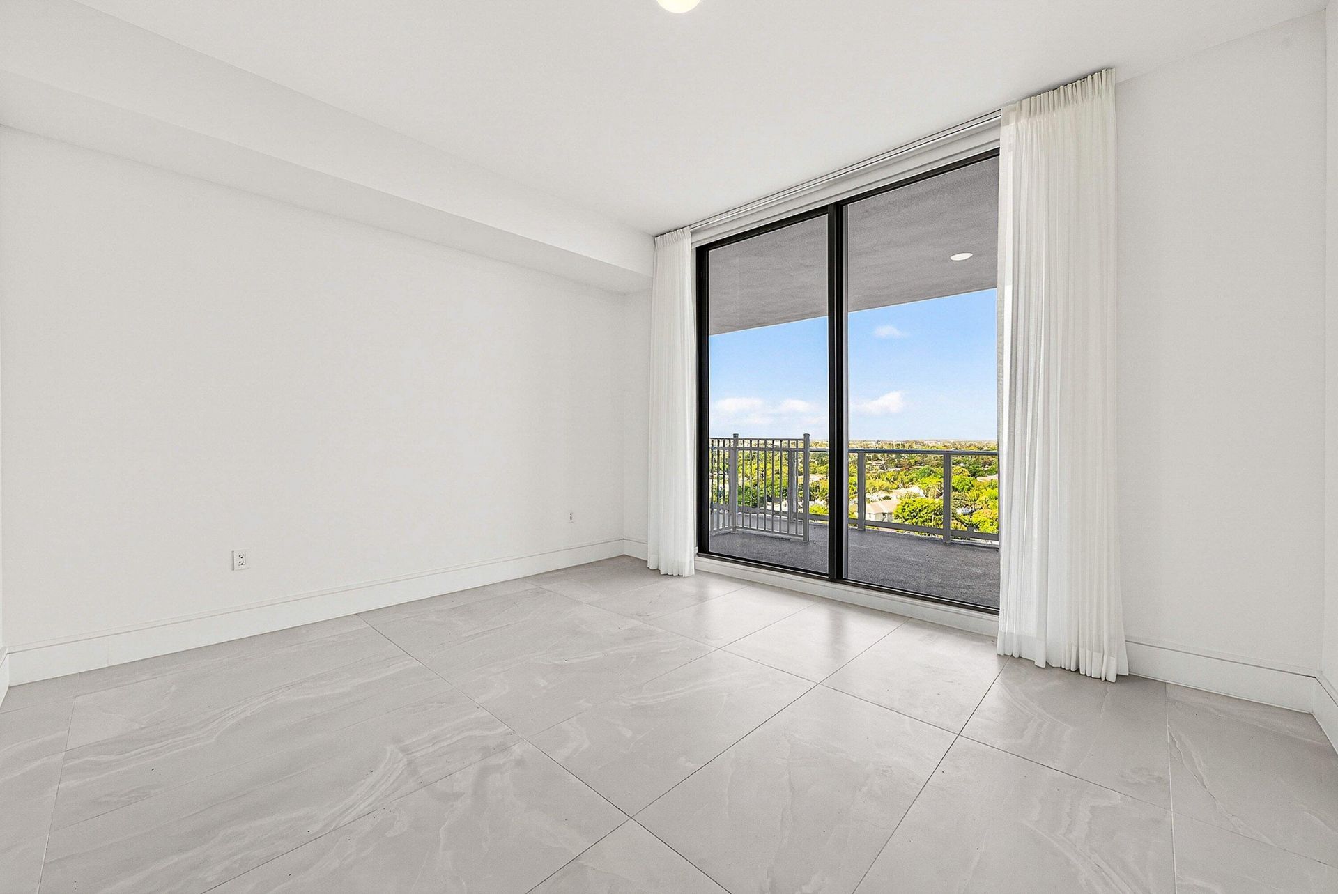 220 Lake Shore Drive, Unit 1010, Lake Park, FL 33403 Photo