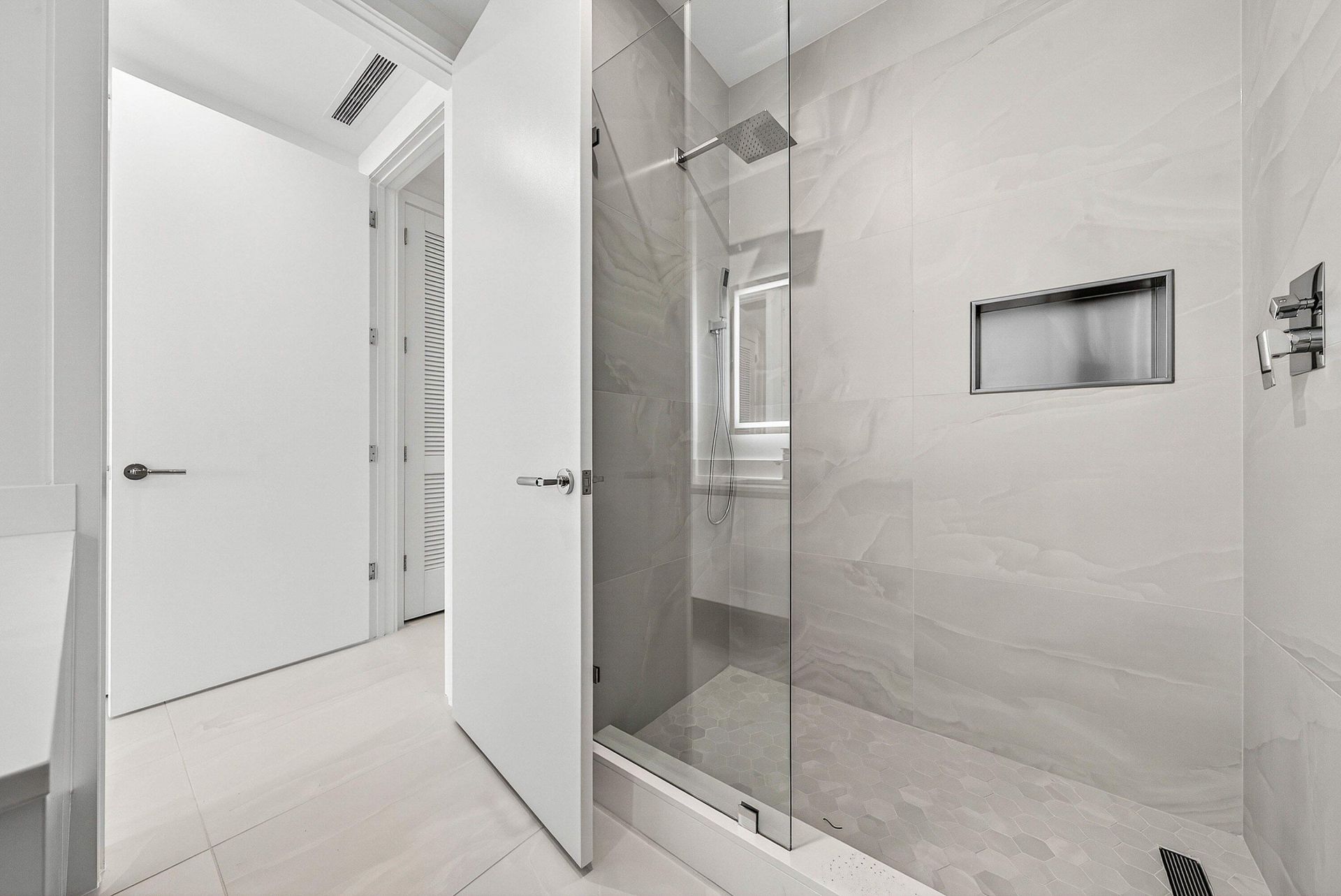 220 Lake Shore Drive, Unit 1010, Lake Park, FL 33403 Photo