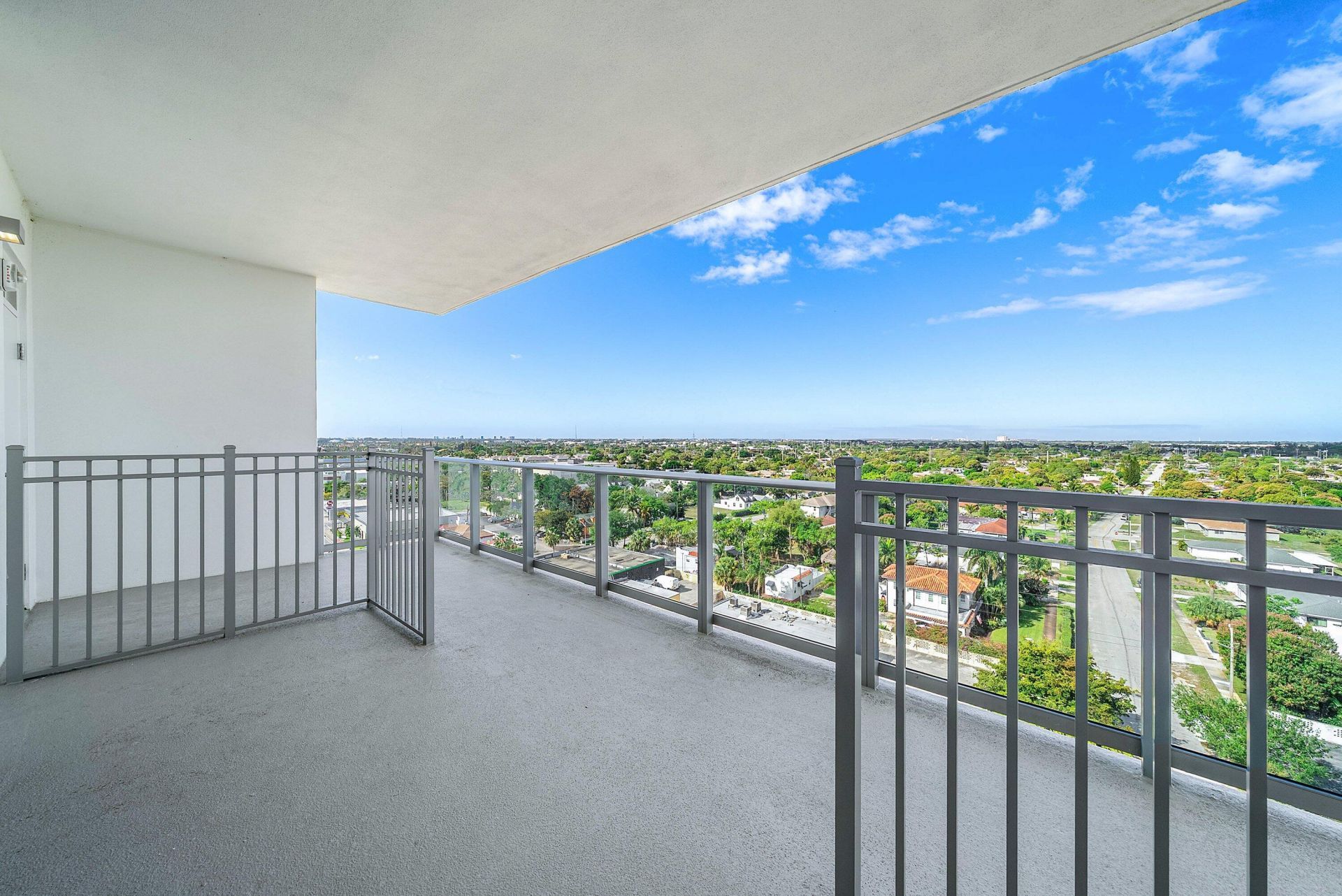220 Lake Shore Drive, Unit 1010, Lake Park, FL 33403 Photo