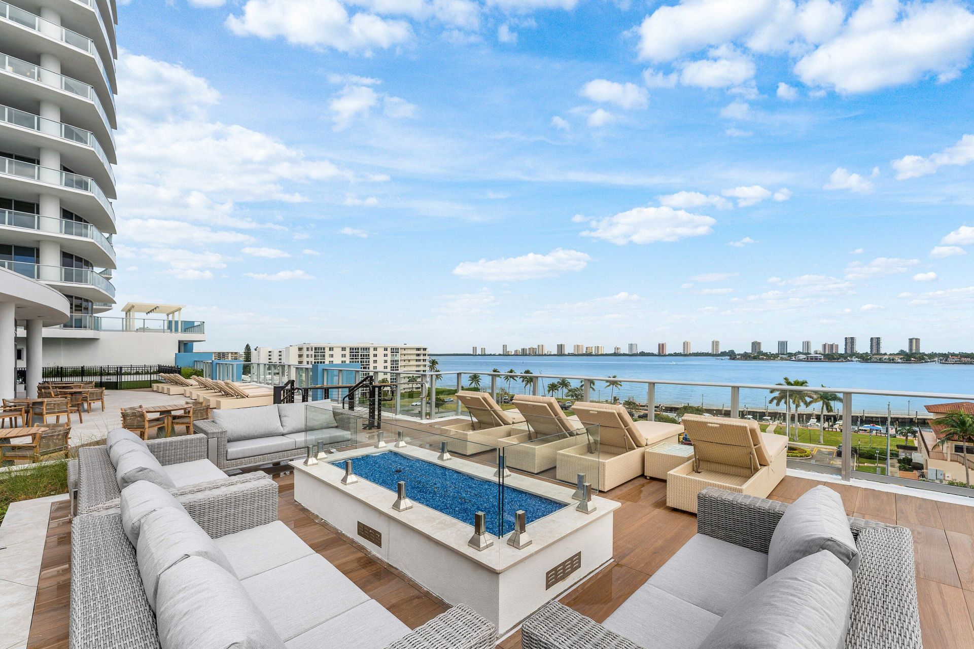 220 Lake Shore Drive, Unit 1010, Lake Park, FL 33403 Photo