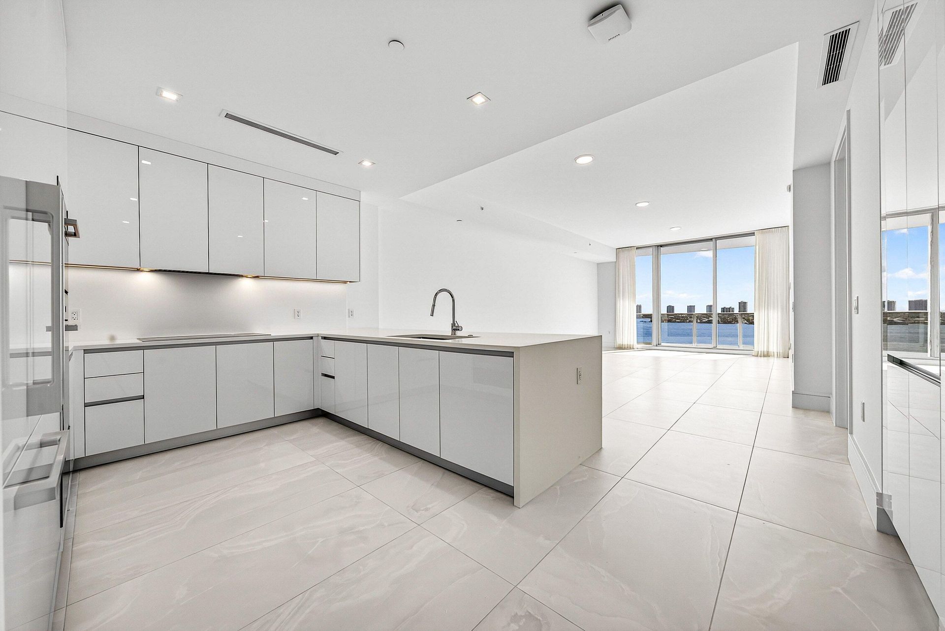 220 Lake Shore Drive, Unit 1010, Lake Park, FL 33403 Photo