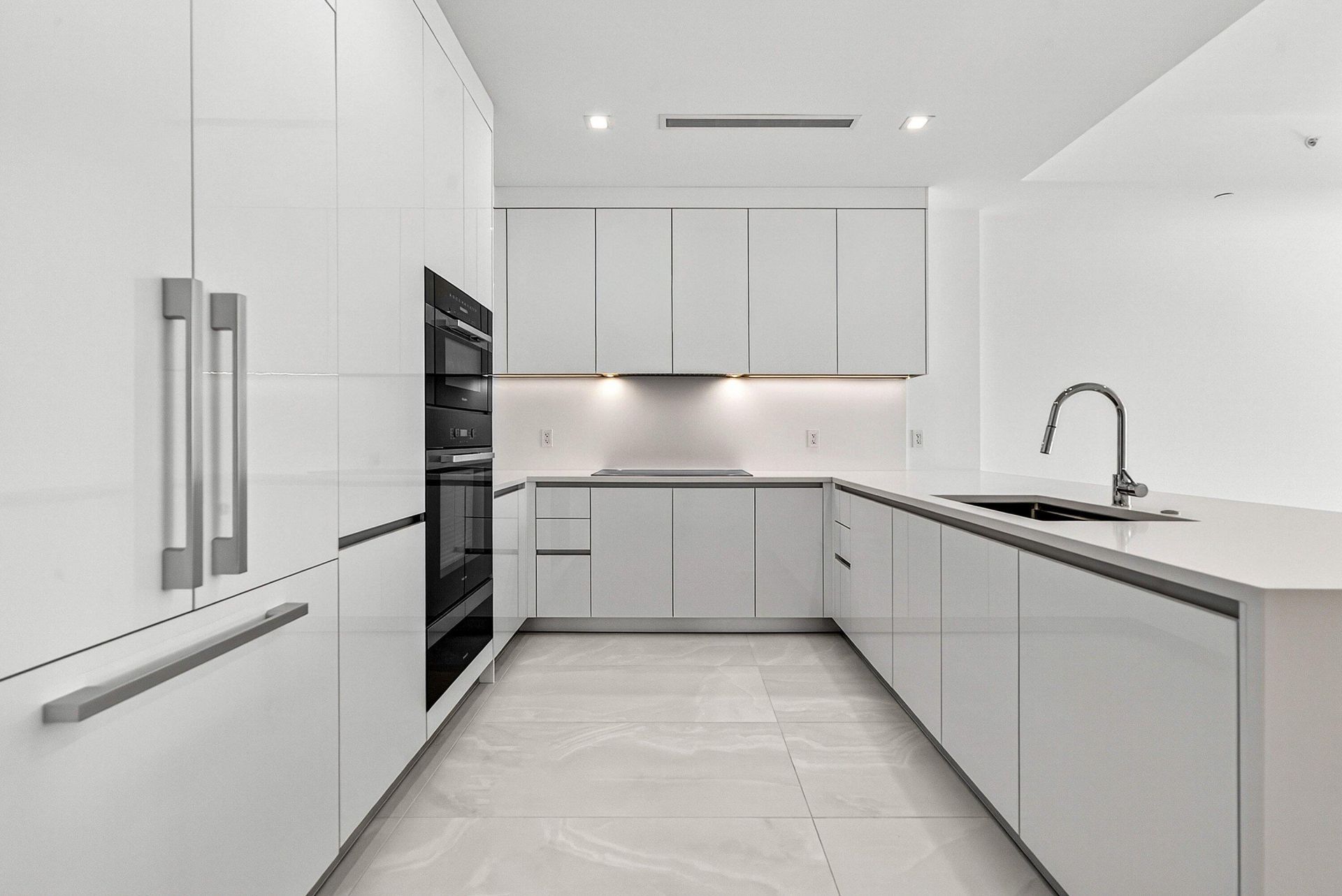 220 Lake Shore Drive, Unit 1010, Lake Park, FL 33403 Photo