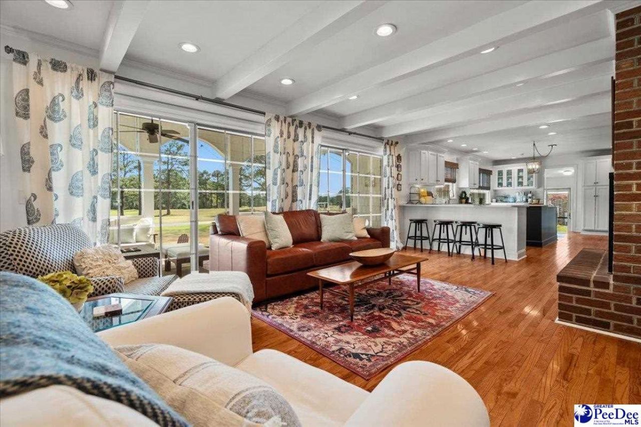 482 Country Club Dr. Photo 10