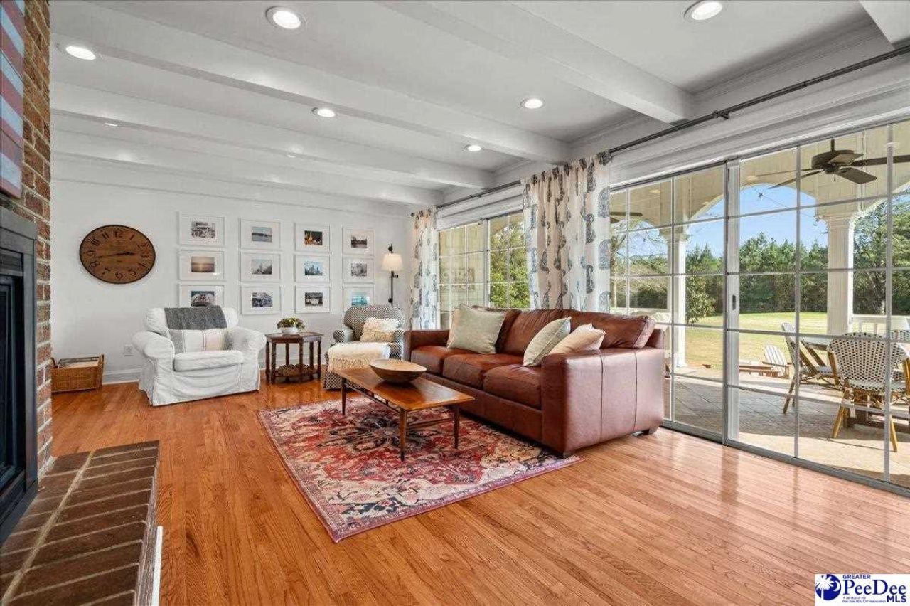 482 Country Club Dr. Photo 12