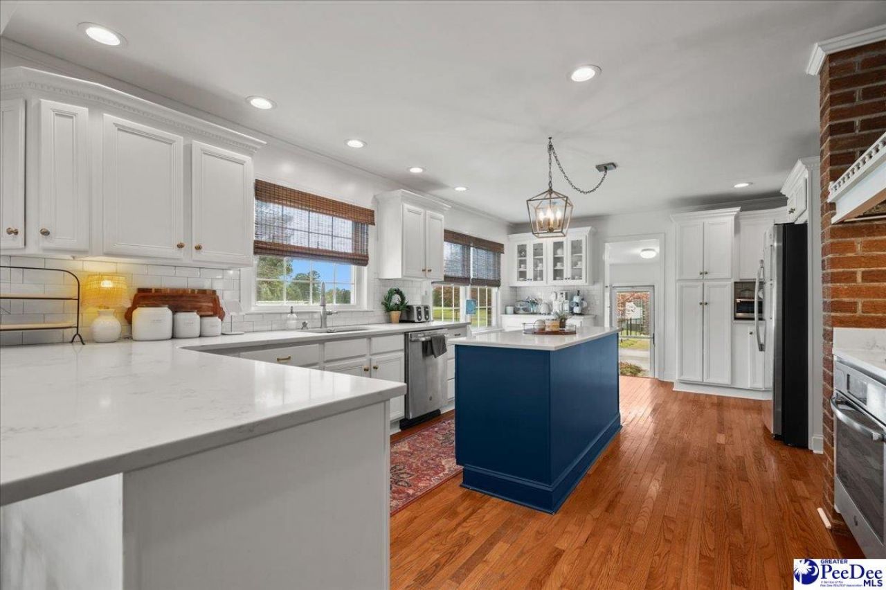 482 Country Club Dr. Photo 14