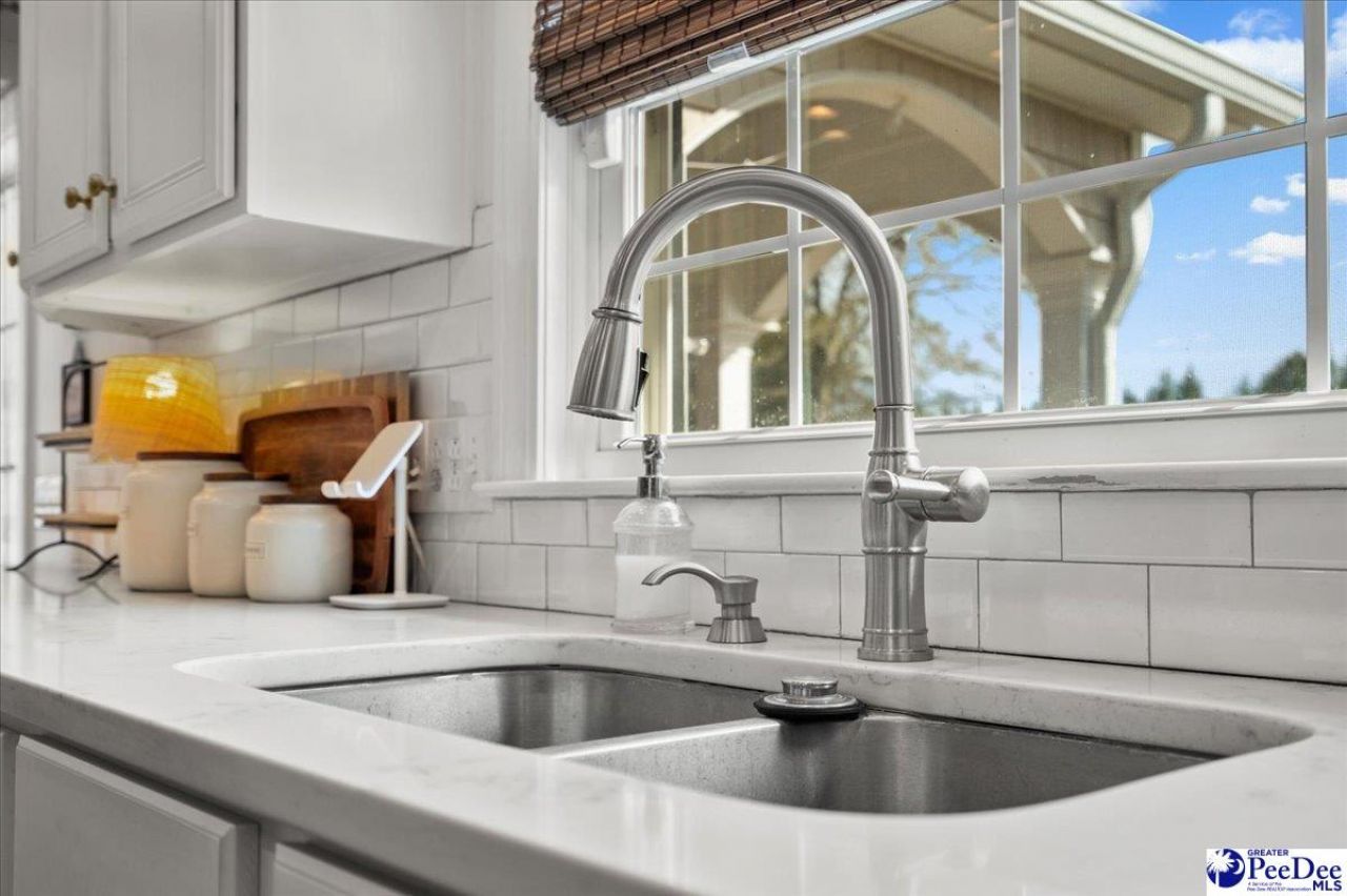 482 Country Club Dr. Photo 18