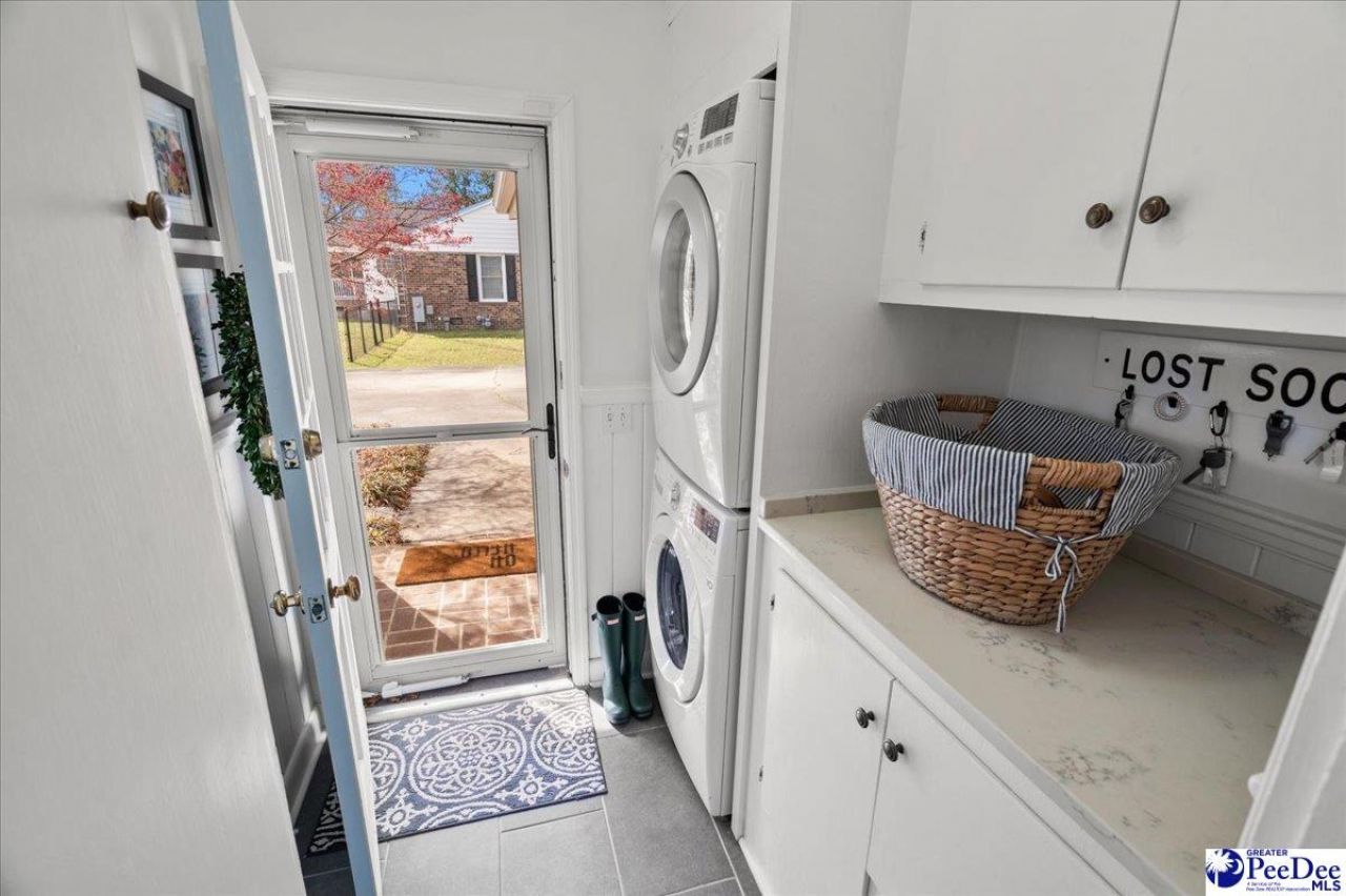 482 Country Club Dr. Photo 21